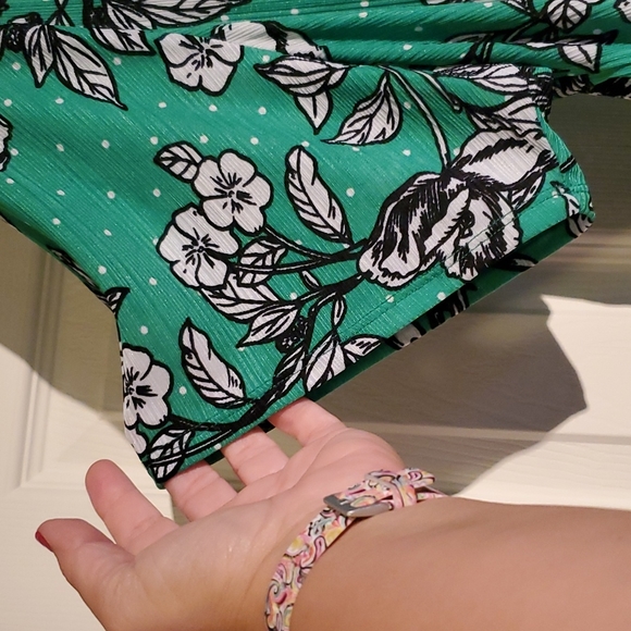 Closetrix floral polka dot blouse - Size3x - Picture 4 of 8